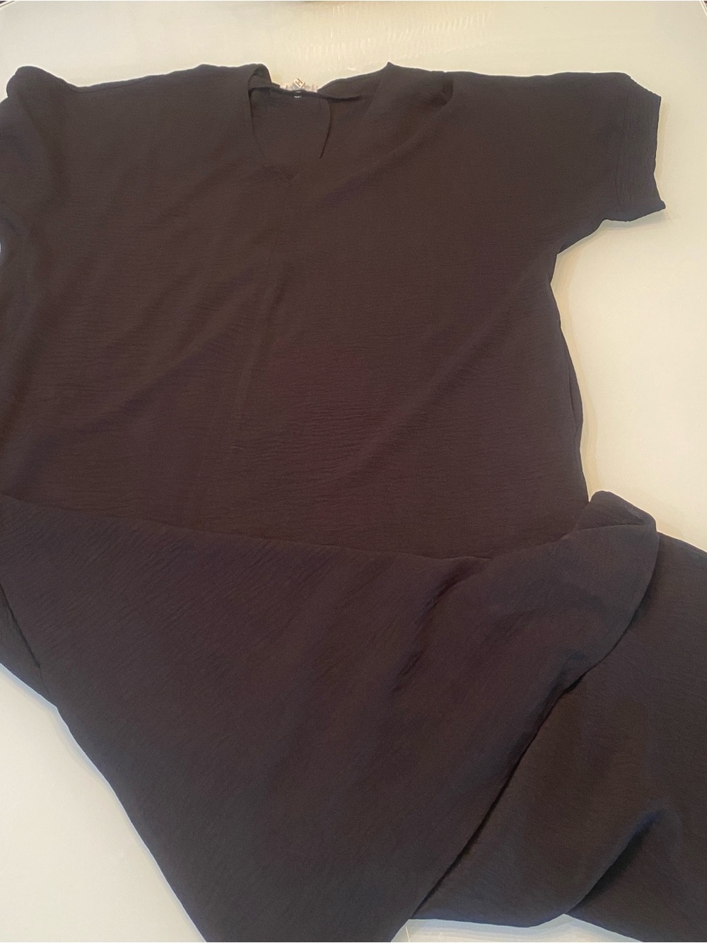 JODIFL Black Short Sleeve V-Neck Textured Crepe Shift Maxi Dress Pockets Side Sl